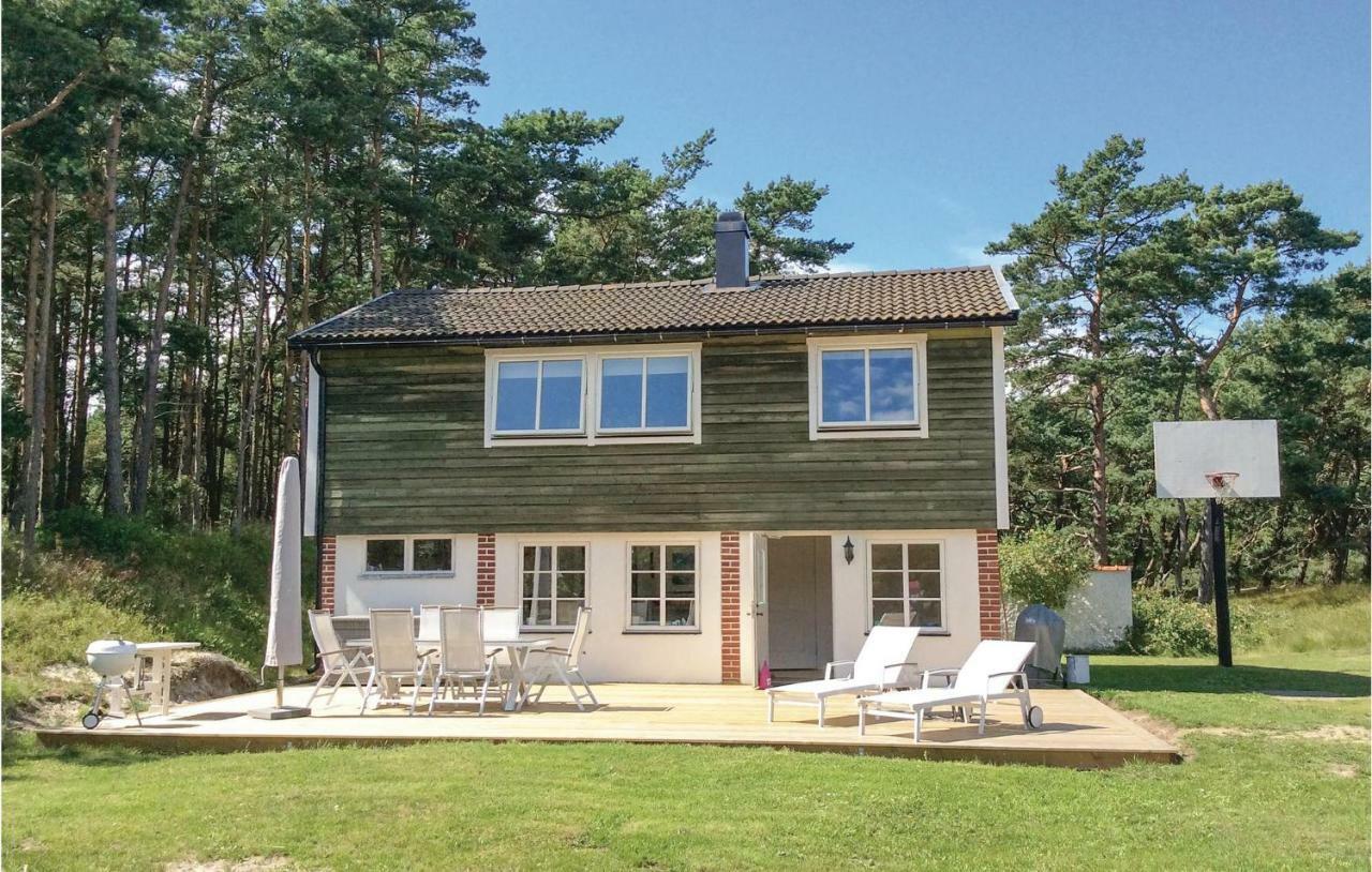 Gorgeous Home In Borrby With Wifi Esterno foto