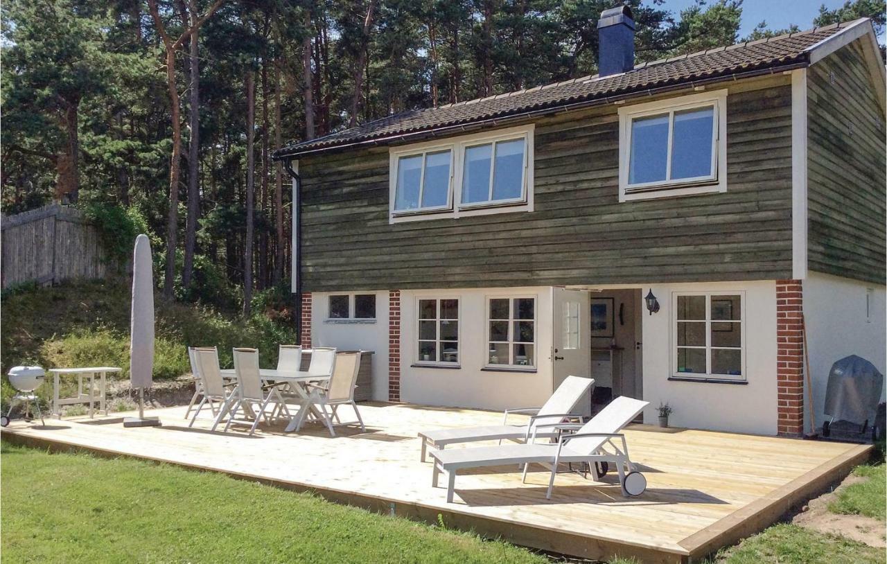 Gorgeous Home In Borrby With Wifi Esterno foto